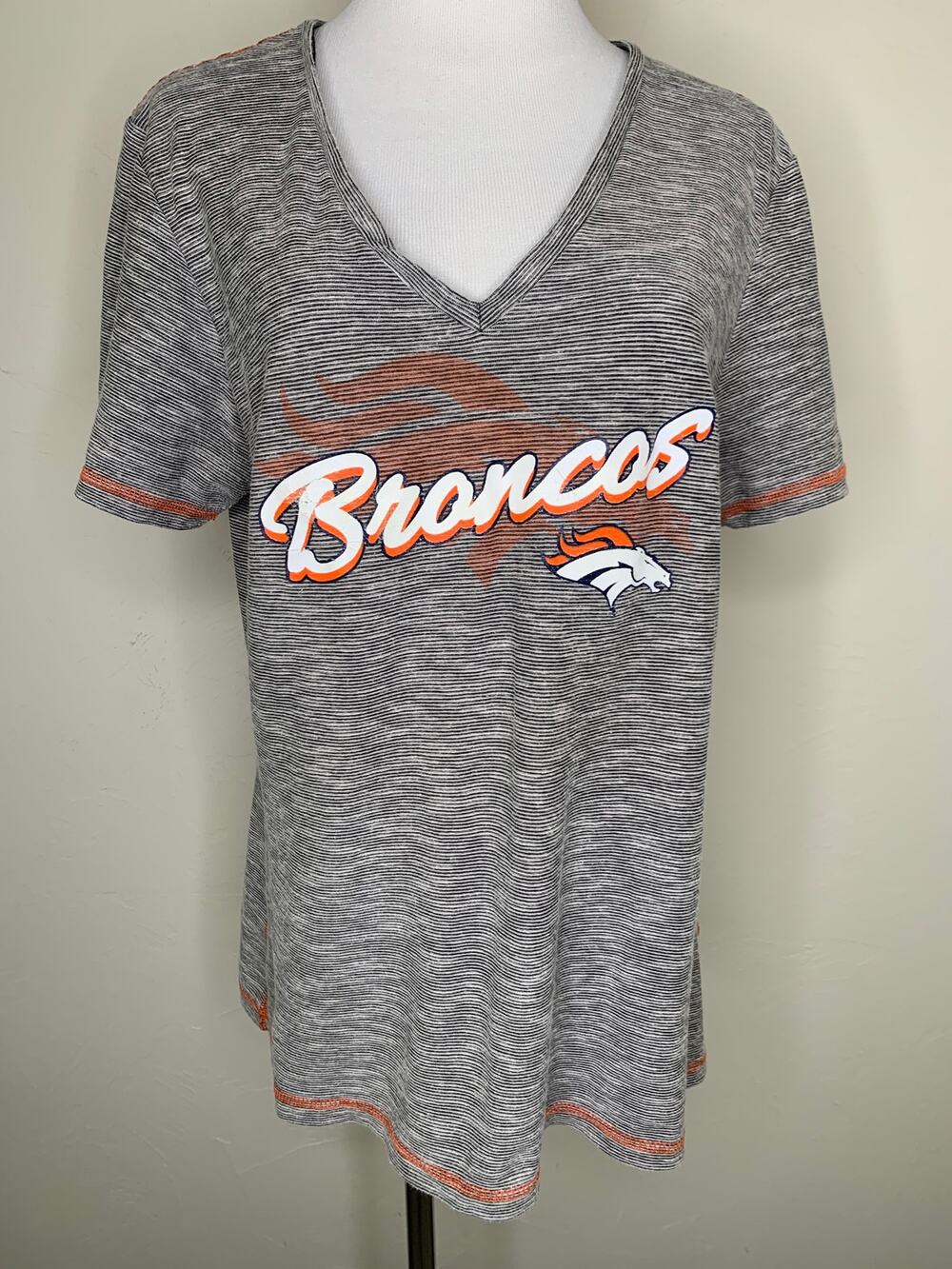 Denver Broncos Gray V Neck T shirt NFL Team Apparel Sz XXL